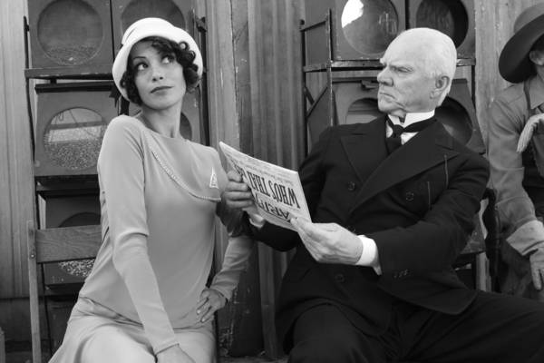 Bérénice Bejo ja Malcolm McDowell