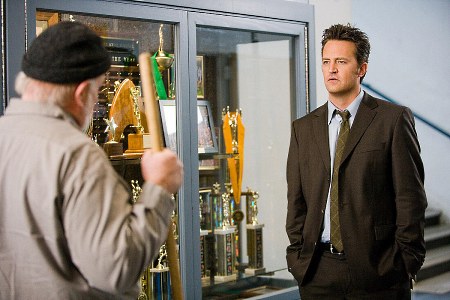 Matthew Perry saa vanhalta jäärältä tuhannen taalan vinkin